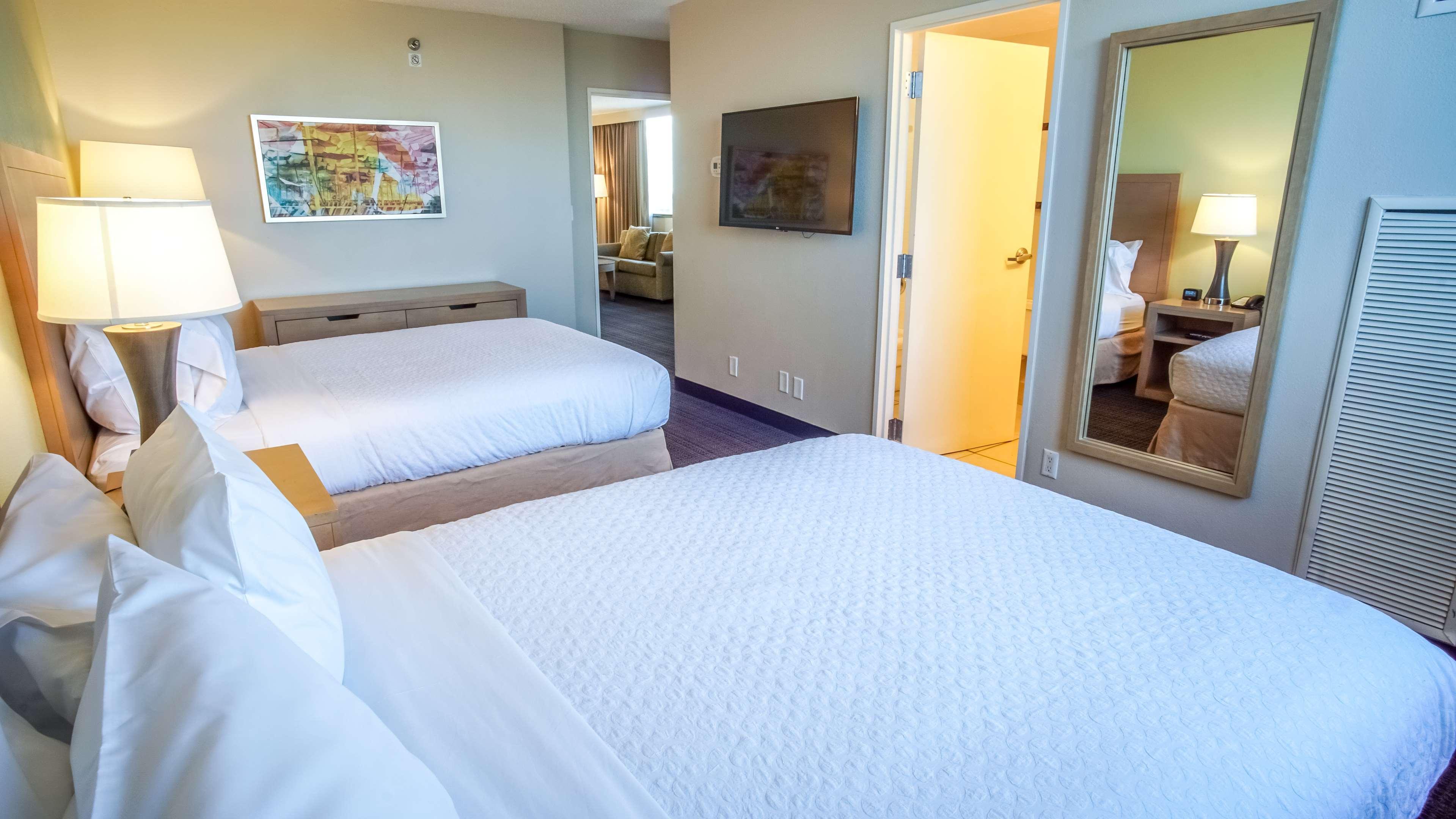Embassy Suites By Hilton Tampa Airport Westshore Exteriör bild