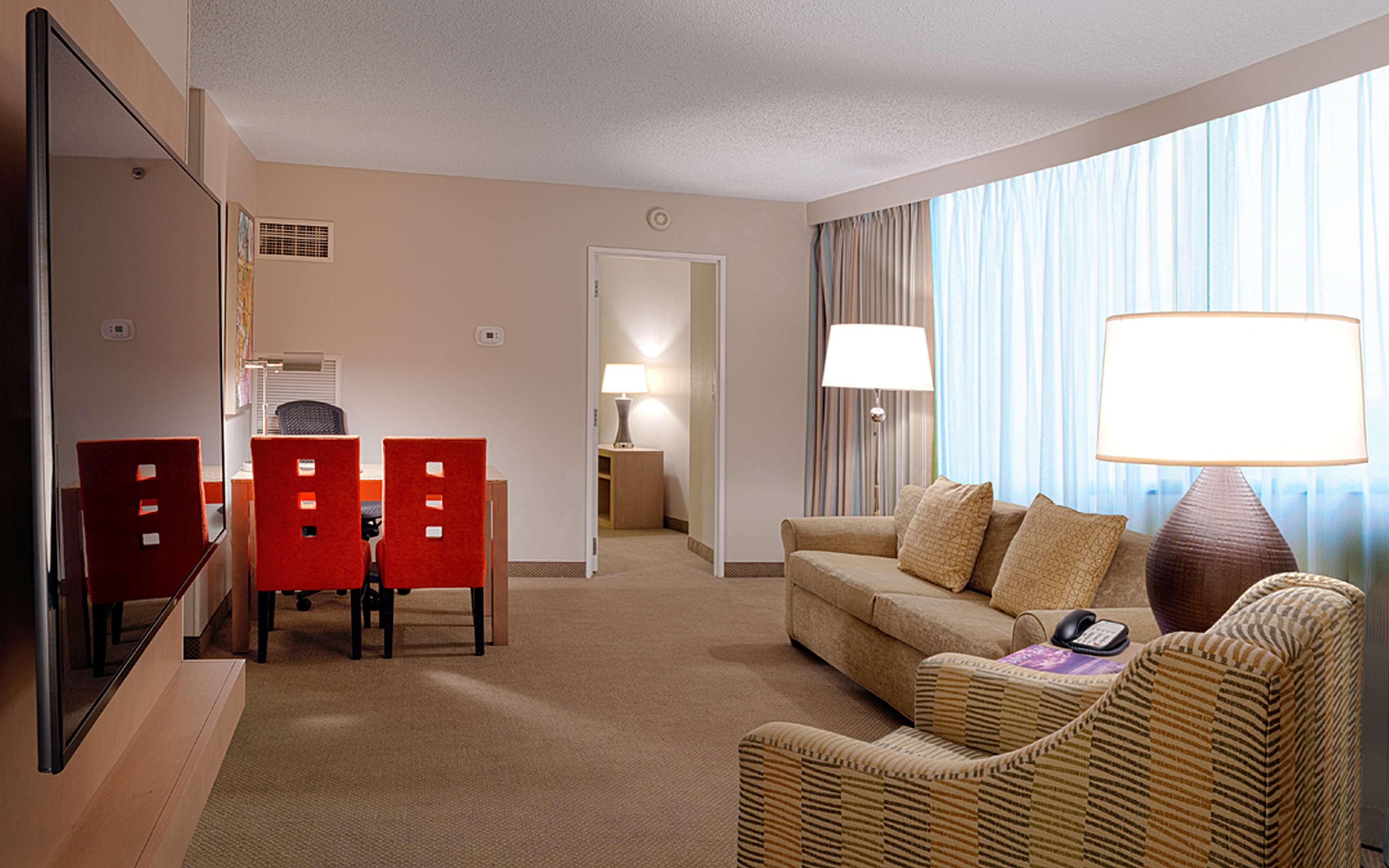 Embassy Suites By Hilton Tampa Airport Westshore Exteriör bild