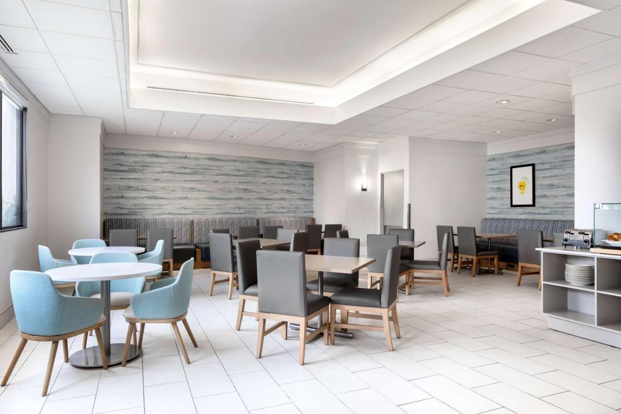 Embassy Suites By Hilton Tampa Airport Westshore Exteriör bild