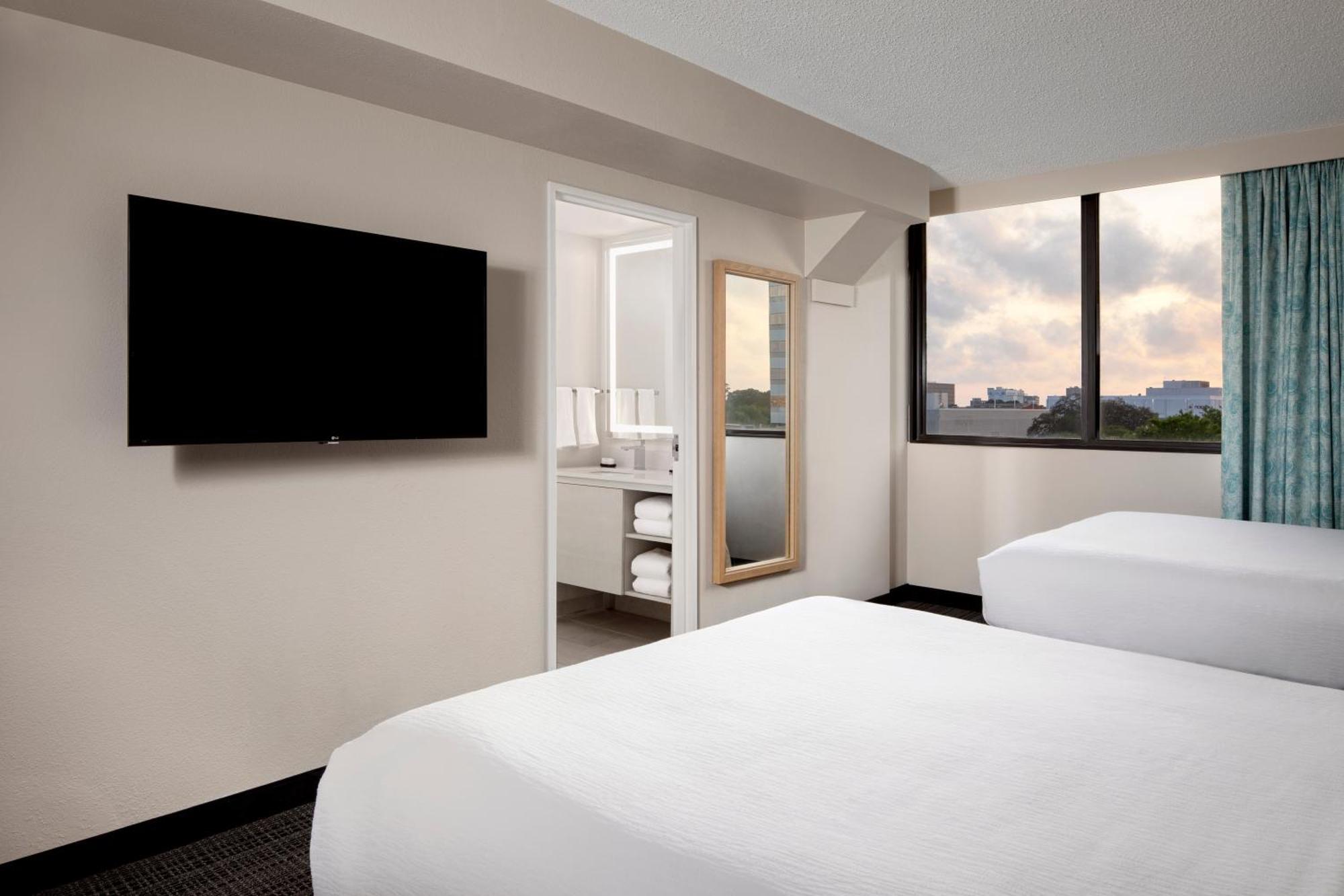 Embassy Suites By Hilton Tampa Airport Westshore Exteriör bild