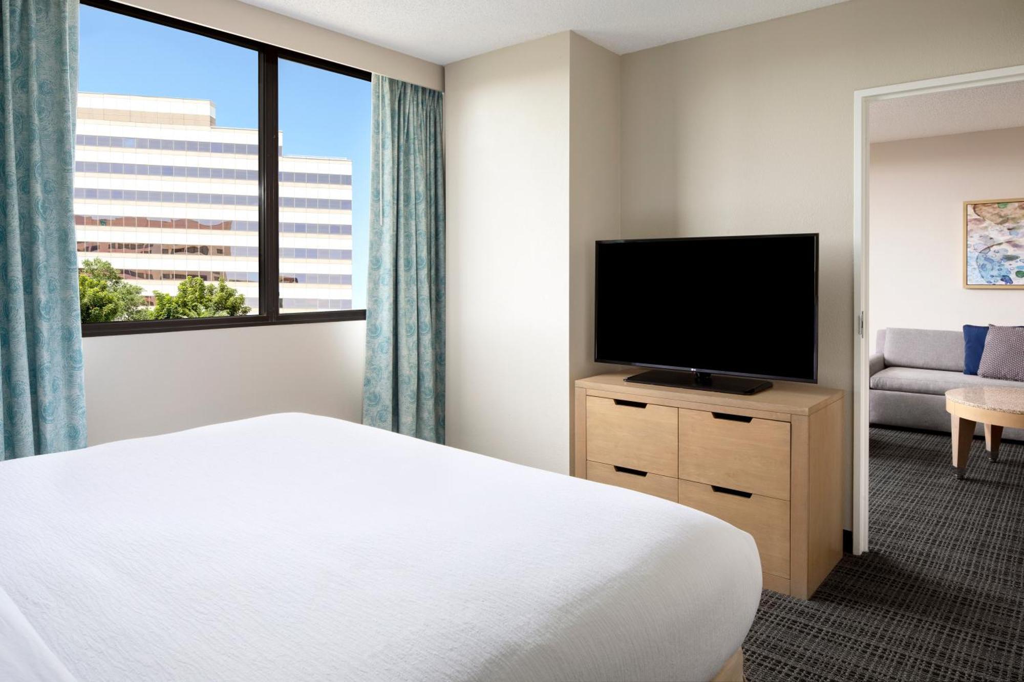 Embassy Suites By Hilton Tampa Airport Westshore Exteriör bild