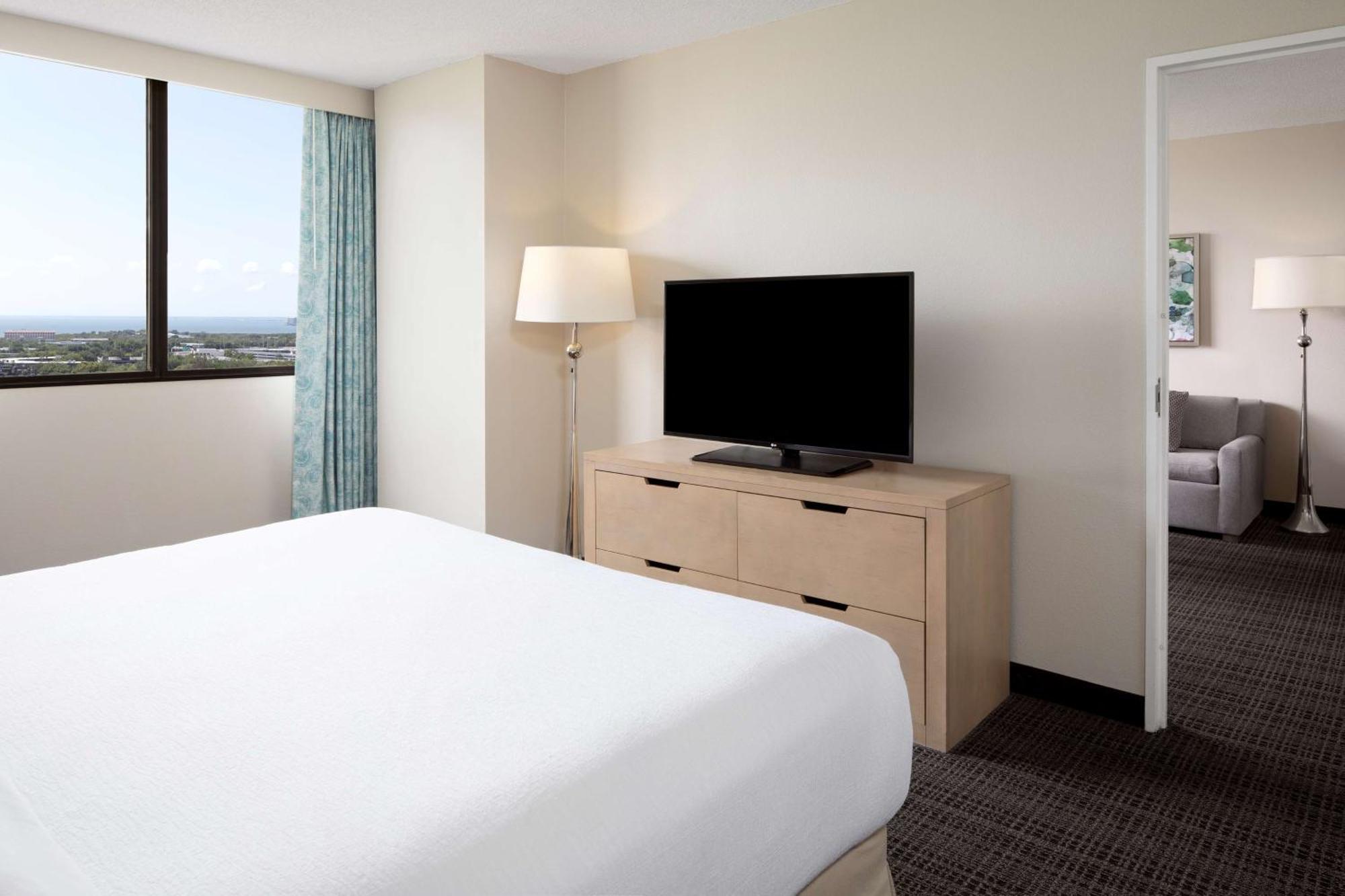 Embassy Suites By Hilton Tampa Airport Westshore Exteriör bild