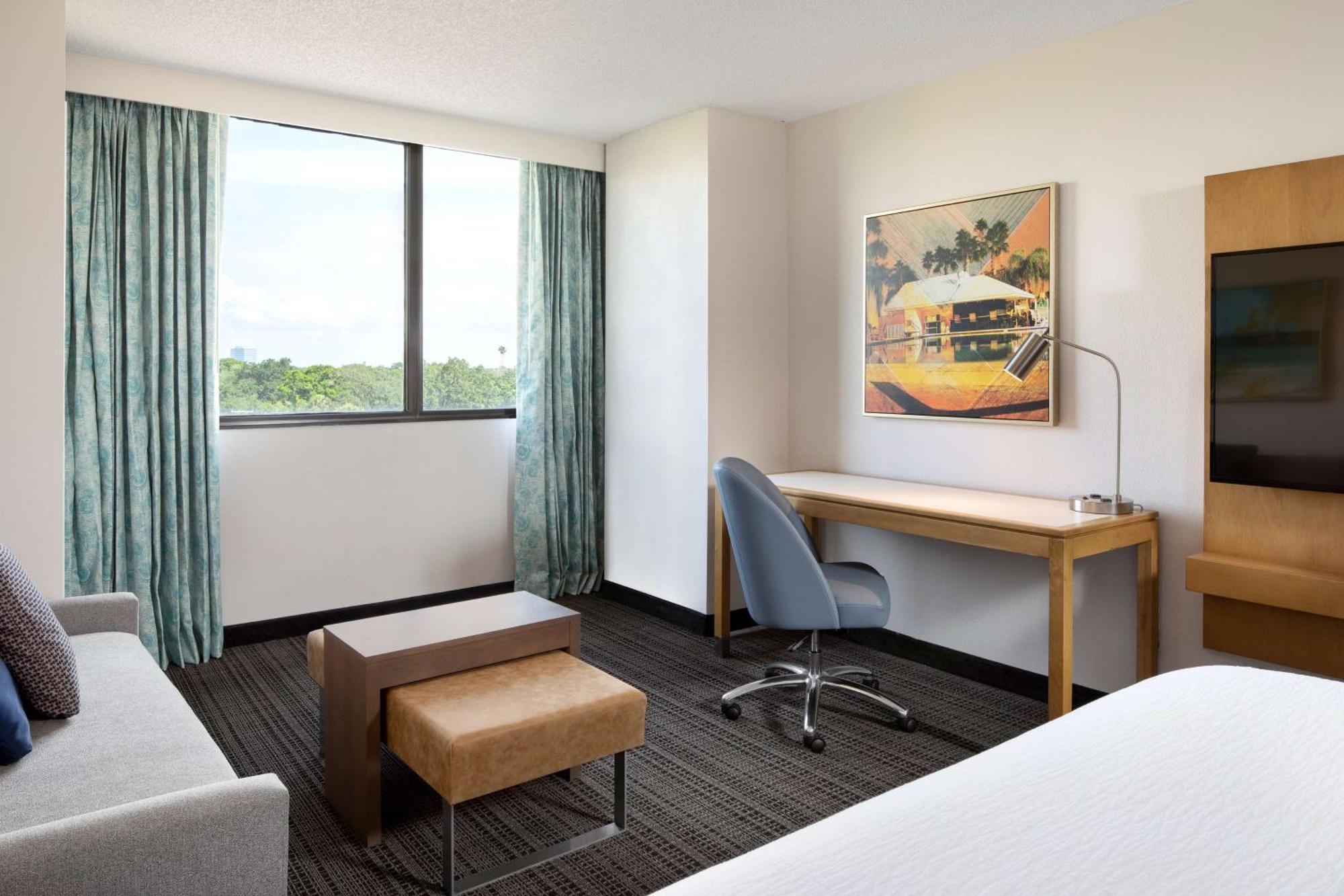 Embassy Suites By Hilton Tampa Airport Westshore Exteriör bild