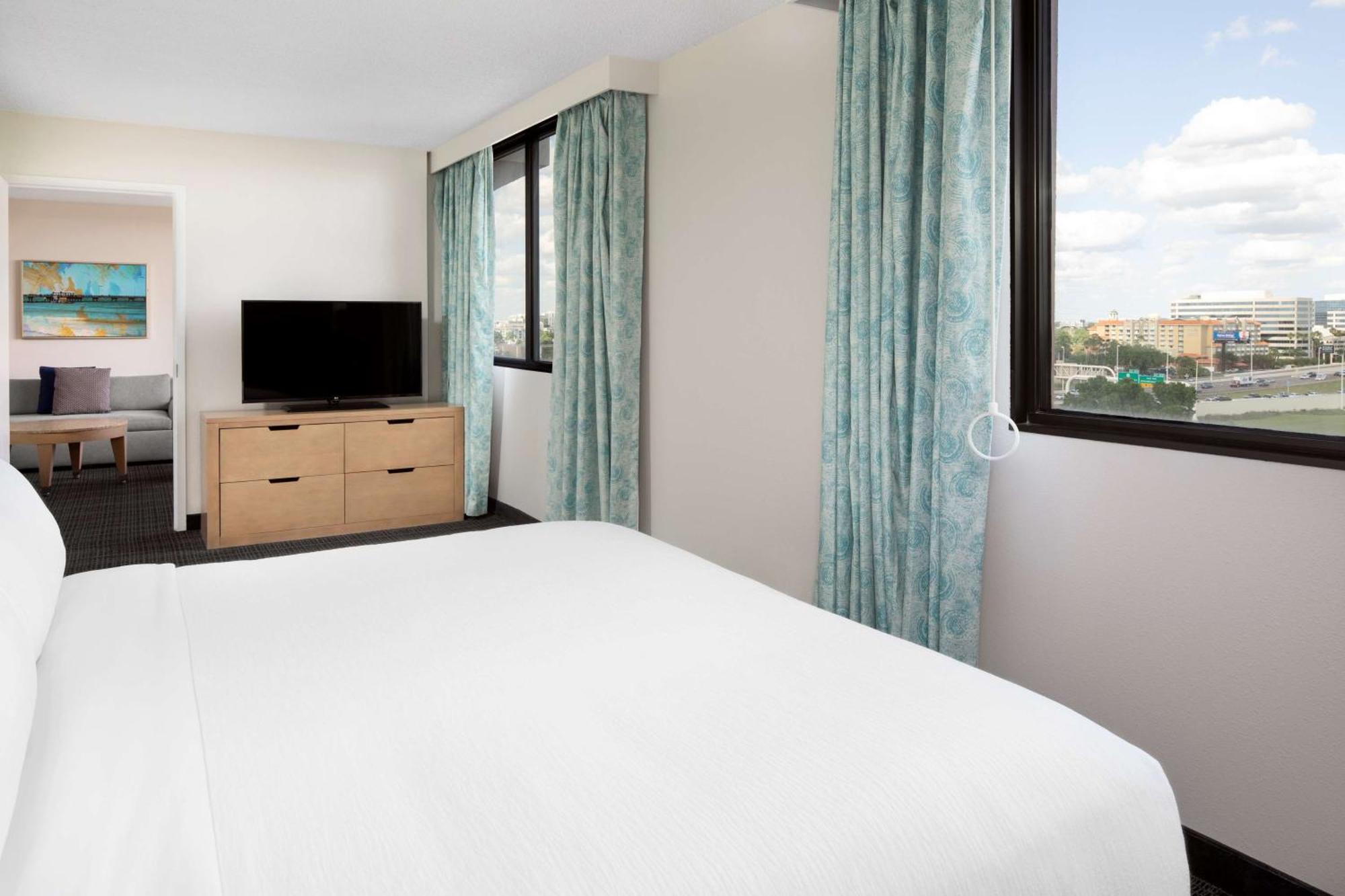 Embassy Suites By Hilton Tampa Airport Westshore Exteriör bild