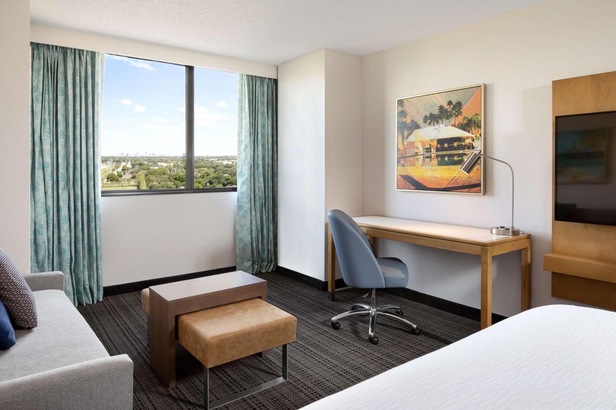 Embassy Suites By Hilton Tampa Airport Westshore Exteriör bild