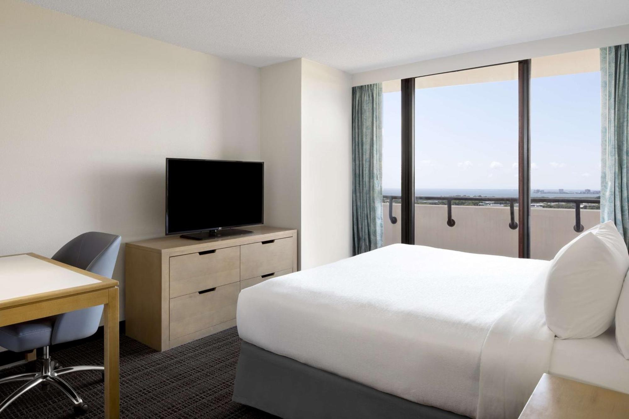 Embassy Suites By Hilton Tampa Airport Westshore Exteriör bild